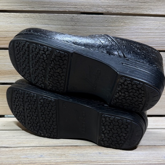 Dansko Floral Tooled Leather Professional Stapled Clogs Euro Size 41 - Picture 6 of 9